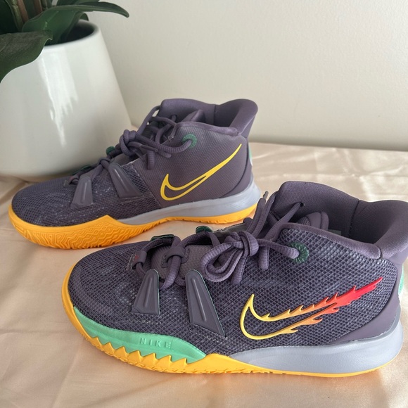 Nike Kyrie 7 (GS) DayBreak Size 4Y CT4080-500 Brand New - Picture 5 of 10